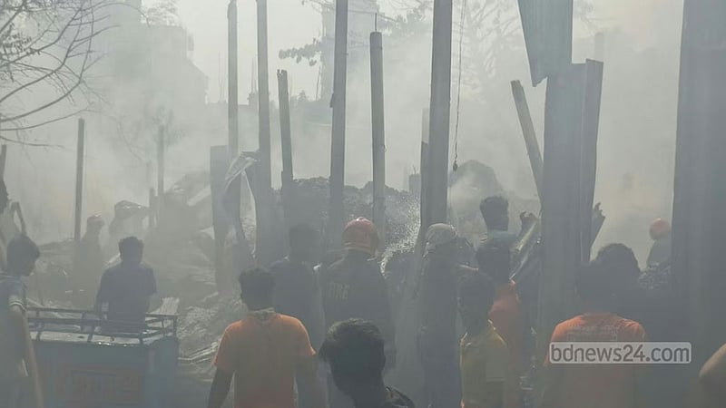 টঙ্গীতে ঝুট গুদামে আগুন, আধা ঘণ্টা পর নিয়ন্ত্রণে