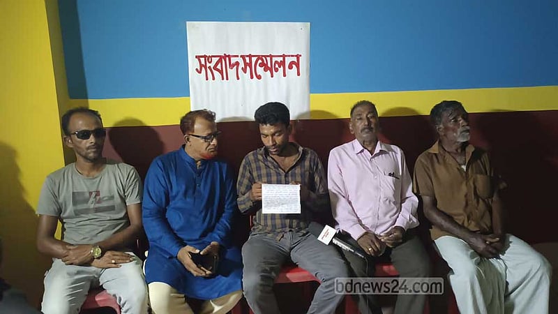 হিন্দু যুবকের মোবাইল থানায়, তবু হচ্ছে ইসলামবিরোধী পোস্ট