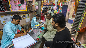 উৎসব-আমেজে হালখাতা