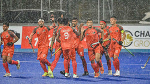 আরশাদের দৃষ্টিনন্দন গোলে জিতে শীর্ষে বাংলাদেশ
