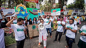 ‘জলবায়ু ধর্মঘট’, বিদ্যুৎ ও জ্বালানি মহাপরিকল্পনা পুনর্বিবেচনার দাবি