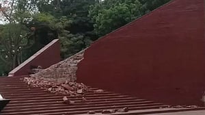 ভাঙার খবর ‘সঠিক নয়’, সংস্কার হচ্ছে শহীদ বুদ্ধিজীবী স্মৃতিসৌধ