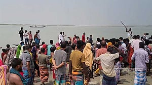জামালপুরে যমুনায় নৌকা ডুবি, কৃষকের লাশ উদ্ধার, নিখোঁজ ২
