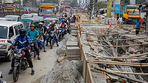 রাস্তা কাটাকাটি, ভোগান্তি চলাচলে