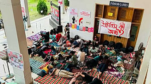 কুয়েট শিক্ষার্থীদের অনশন প্রত্যাহারের আহ্বান শিক্ষা উপদেষ্টার