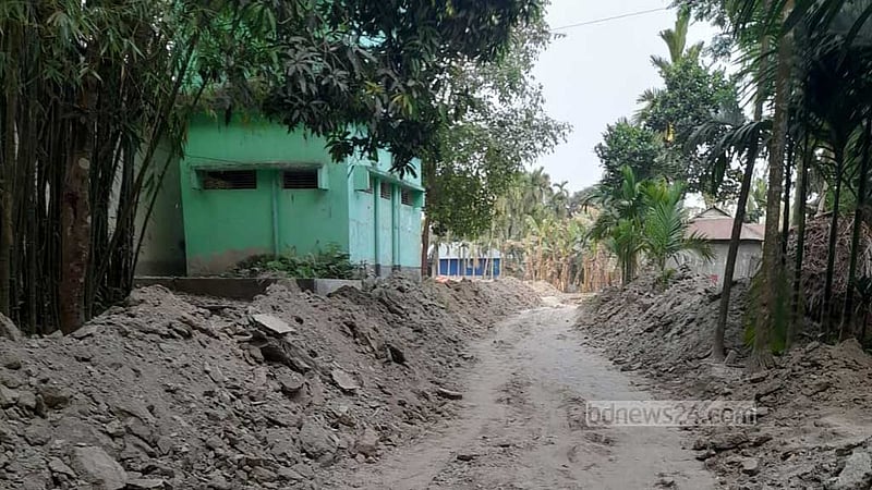 কুড়িগ্রাম সীমান্তে সড়ক নির্মাণে বিএসএফয়ের বাধা