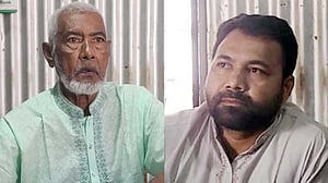 লক্ষ্মীপুরে আওয়ামী লীগ নেতা, বাবার বিরুদ্ধে জমি দখলের অভিযোগ