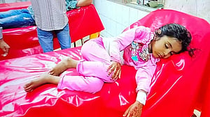 লক্ষ্মীপুরে ‘বাড়ি না ছাড়ায়’ হামলা, ৬ বছরের শিশু গুলিবিদ্ধ