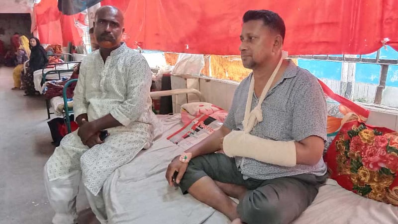 মাগুরায় কমিটি গঠনের ‘বিরোধে’ শিক্ষককে পেটানোর অভিযোগ