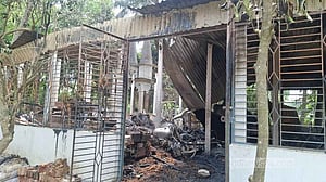 ভাস্কর মানবেন্দ্র ঘোষের বাড়িতে আগুনের ঘটনায় মামলা