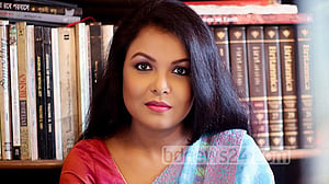 সৎ মায়ের মামলায় মেহের আফরোজ শাওনকে গ্রেপ্তারে পরোয়ানা