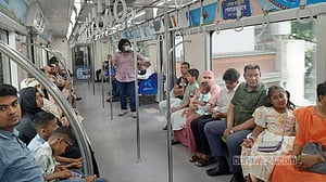 মেট্রোয় চড়তে ভ্যাট দিতে হবে না আরও ২ বছর