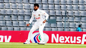 রেকর্ডগড়া বোলিংয়ে র‍্যাঙ্কিংয়ে মিরাজের উন্নতি