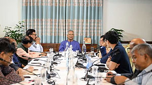 যুক্তরাষ্ট্রের শুল্ক: জরুরি বৈঠকে প্রধান উপদেষ্টা