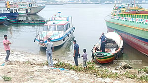 মুন্সীগঞ্জে মেঘনায় ভেসে উঠল নিখোঁজ বাল্কহেড শ্রমিকের লাশ