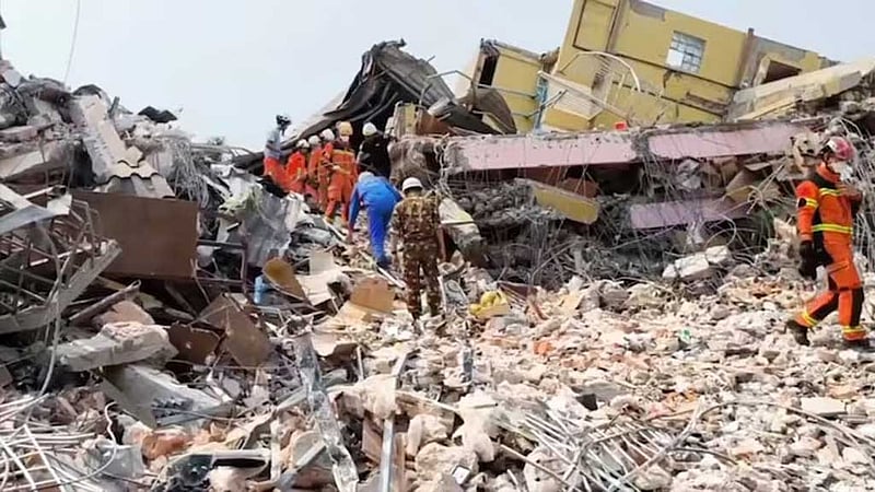 ভূমিকম্প: একতরফা যুদ্ধবিরতি ঘোষণা বিদ্রোহী জোটের, মিয়ানমারে পানি-ওষুধের ঘাটতি