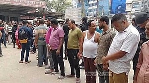 ময়মনসিংহ মেডিকেল থেকে ‘দালাল চক্রের’ ১৪ জন আটক