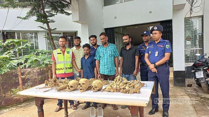 ময়মনসিংহে মানুষের বিপুল কঙ্কালসহ আটক ৩