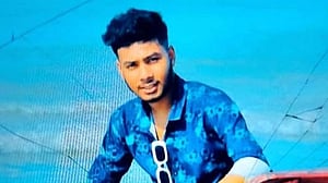 উত্তরায় ট্রাকের ধাক্কায় এসএসসি পরীক্ষার্থী নিহত
