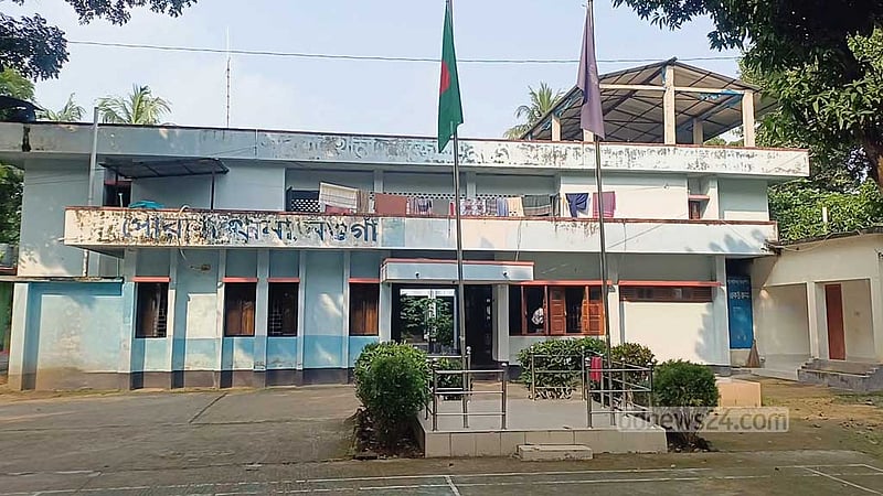 পচা দুর্গন্ধ পেয়ে বাড়ির তালা ভেঙে ভাই-বোনের লাশ উদ্ধার