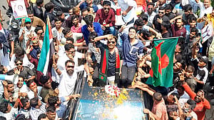 নারায়ণগঞ্জে ছাত্রদলের সাবেক নেতা জাকির কারামুক্ত, নেতাকর্মীদের রাজকীয় বরণ