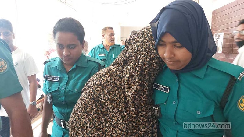 সাজার রায় শুনে ‘জ্ঞান হারালেন’ স্বাস্থ্যের মালেকের স্ত্রী