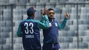 মুক্তির দিনেই মাঠে নেমে উইকেট নিলেন নাসির