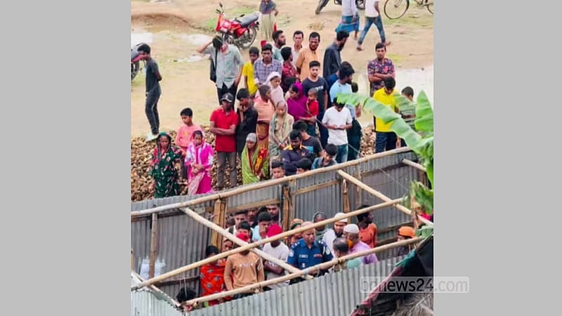 নেত্রকোণায় পরিত্যক্ত ঘরে ঝুলছিল গৃহবধূর লাশ