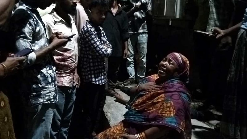 নাগরদোলায় তুলে নারীকে হত্যা, স্বামী আটক