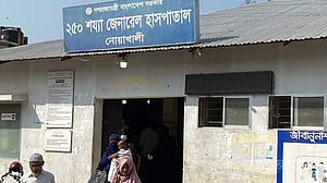 নোয়াখালীতে অটোরিকশার সিলিন্ডার বিস্ফোরণ, শিশুসহ ৬ জন দগ্ধ