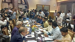 সংস্কার প্রশ্নে জাতীয় স্বার্থকে প্রাধান্যের দাবি নুরের
