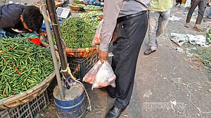 নিষিদ্ধের ৬ মাস: পলিথিনের ব্যবহার কমল কতটা?