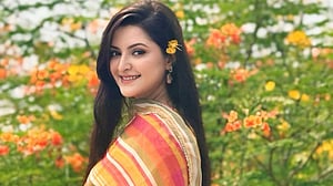 পরীমনির বিরুদ্ধে মারধরের অভিযোগ গৃহকর্মীর