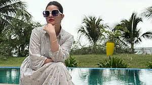 সাংবাদিক ও গৃহপরিচারিকার বিরুদ্ধে পরীমনির করা মামলা বাতিল