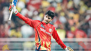 ৯ ছক্কা ও ৭ চারের তাণ্ডবে ৩৯ বলে ভারতীয় ব্যাটসম্যানের সেঞ্চুরি