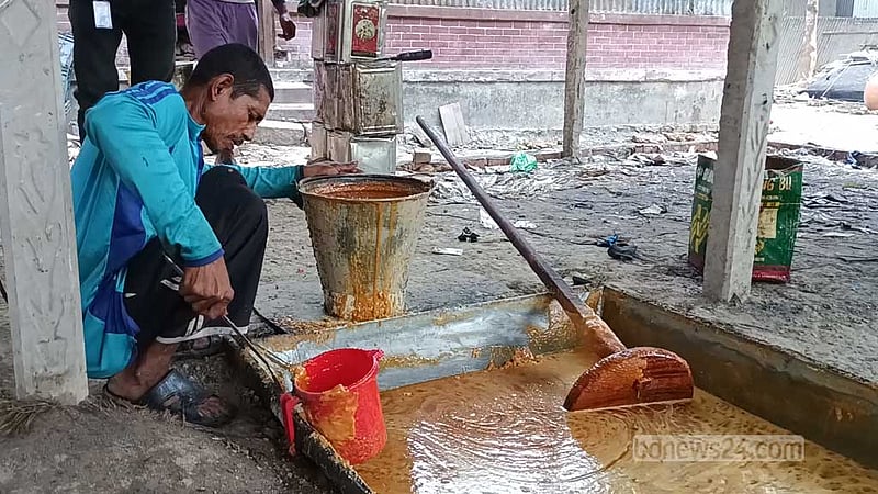 রাজবাড়ীতে চিনি-কেমিকেলে তৈরি গুড় যাচ্ছে বিভিন্ন জেলায়