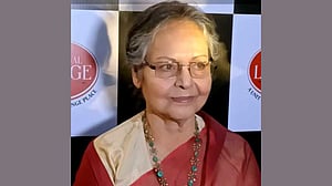 রাখীর শুরু ও শেষ এক ‘ঠিকানায়’
