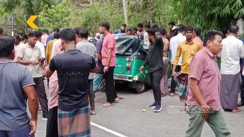 রাঙামাটিতে অটোরিকশা ও পিকআপের সংঘর্ষে নিহত ৫