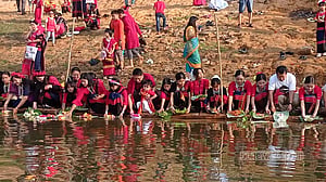 বর্ষবরণের আবাহন, জলে ভাসল বিঝুর ফুল