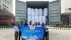 ‘গ্রাস ম্যাট’ রপ্তানি করছে আরএফএল