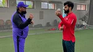 শ্বশুর সাকলাইনের জন্য বাড়তি সুবিধা পাওয়ার অভিযোগে বিরক্ত শাদাব