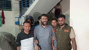 বিস্ফোরক মামলায় গাইবান্ধার সাবেক এমপি সারোয়ার কারাগারে