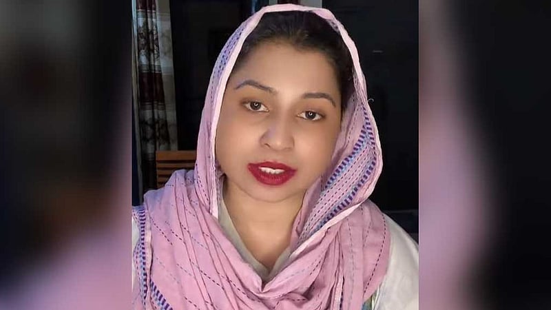 সন্তানকে নিয়ে ভিডিও বানানো সেই ‘ক্রিম আপা’ গ্রেপ্তার