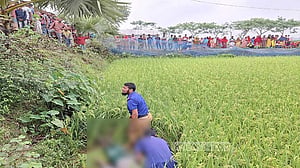 ধান ক্ষেতে পড়েছিল অটোরিকশা চালকের লাশ