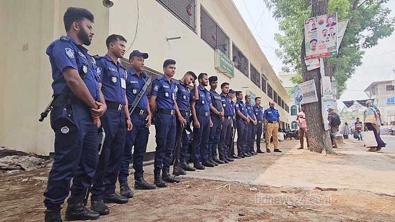 শরীয়তপুরে বালু তোলা নিয়ে বিএনপির দুই পক্ষের কর্মসূচি ঘিরে ১৪৪ ধারা