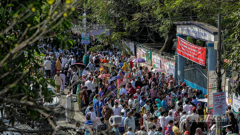 এসএসসির প্রথম দিনে অনুপস্থিত ২৭ হাজার, বহিষ্কার ২২