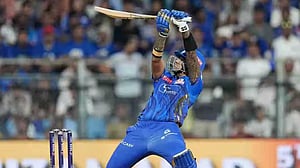ঝড়ের বেগে ৮ হাজারে সুরিয়াকুমার