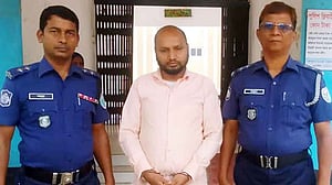 সিলেটে মাদ্রাসাছাত্রীকে তুলে নিয়ে ‘ধর্ষণের’ অভিযোগে শিক্ষক গ্রেপ্তার