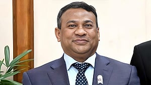 সাবেক এনএসআই ডিজির সম্পদ ‘স্থানান্তরচেষ্টা’, এনবিআর সদস্যসহ ২ জনের দেশত্যাগে নিষেধাজ্ঞা