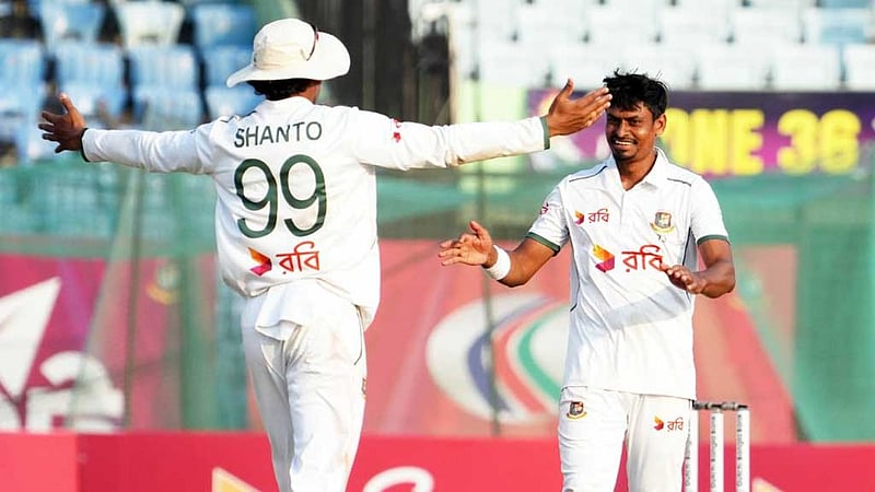 ওয়েলচের ক্র্যাম্প থেকেই দিনের বাঁকবদল